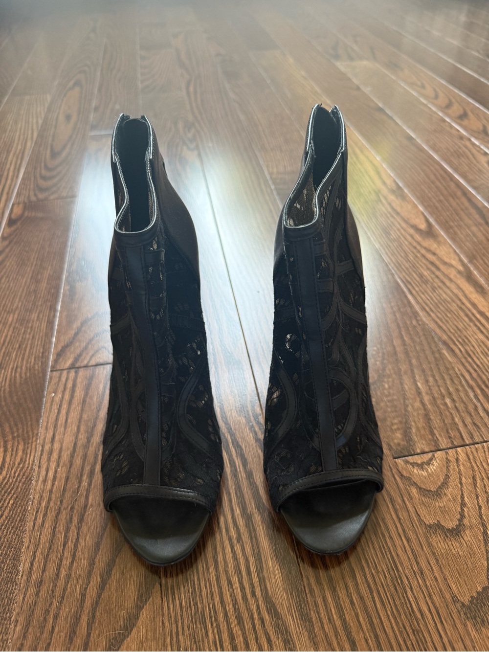 REBECCA MINKOFF LEATHER AND LACE OPEN TOE HEELS - Picture 3 of 9
